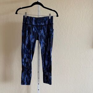 Sz 2 Lulu low rise cropped leggings excellent condition multicolor 21 1/2 inseam